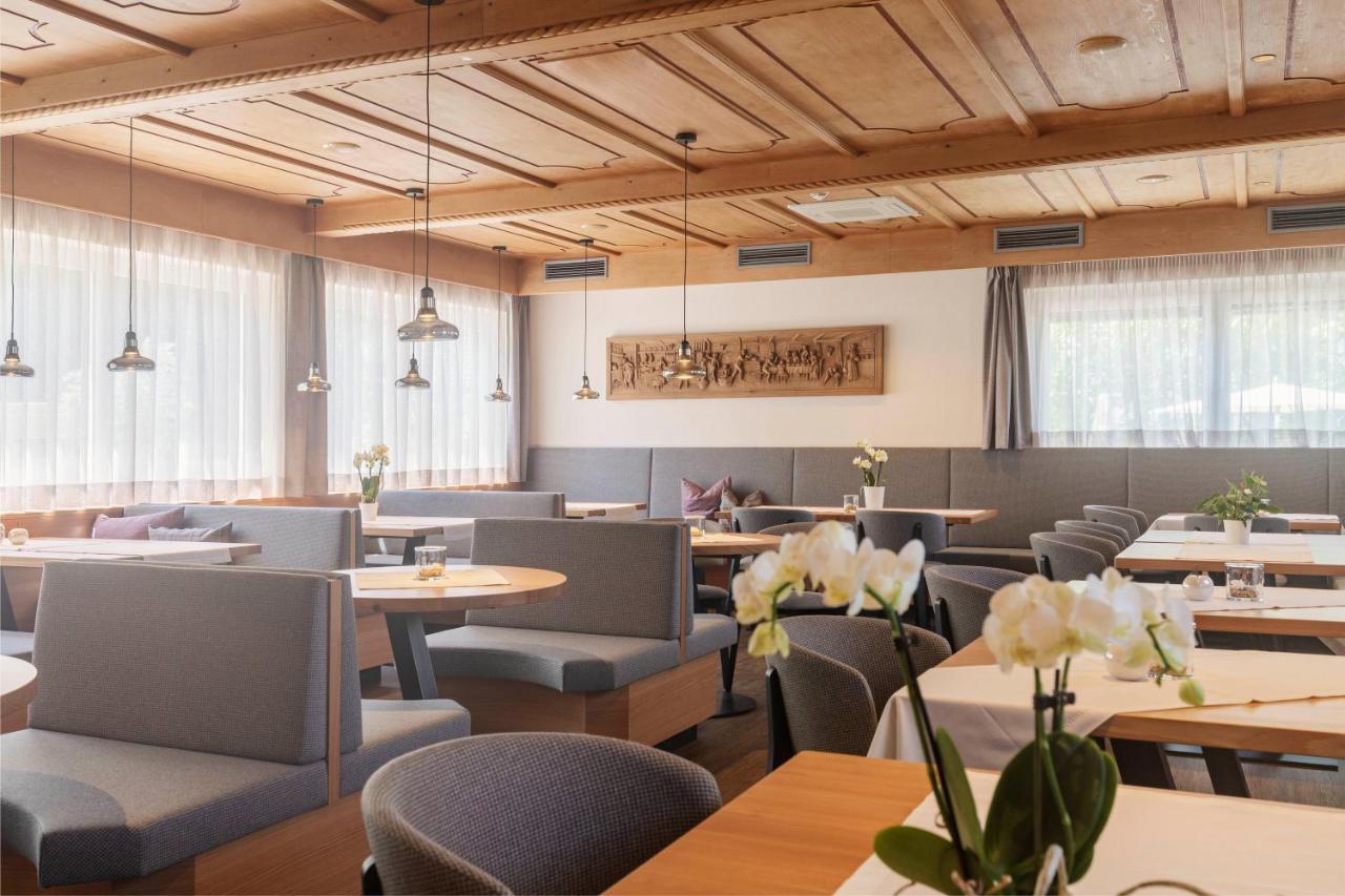 Wanderhotel Teiserhof Funes  Bagian luar foto