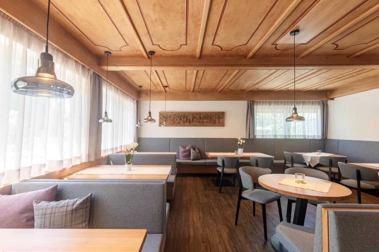 Wanderhotel Teiserhof Funes  Bagian luar foto
