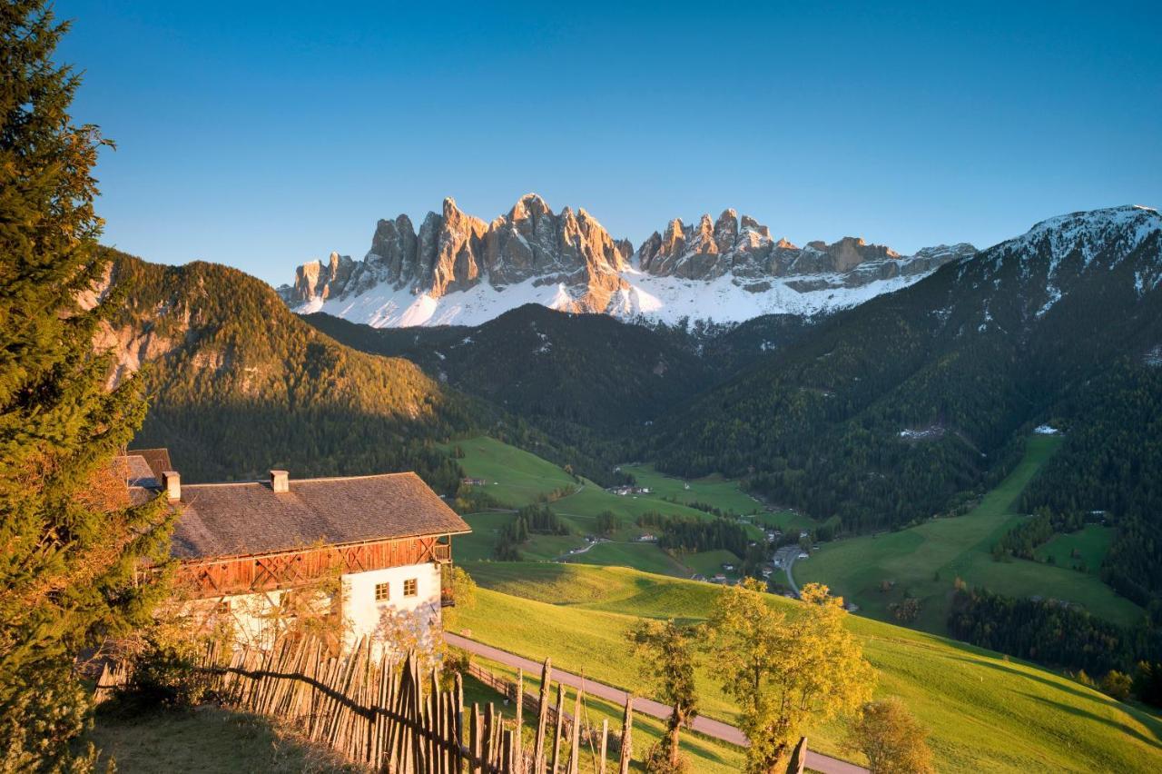 Wanderhotel Teiserhof Funes  Bagian luar foto